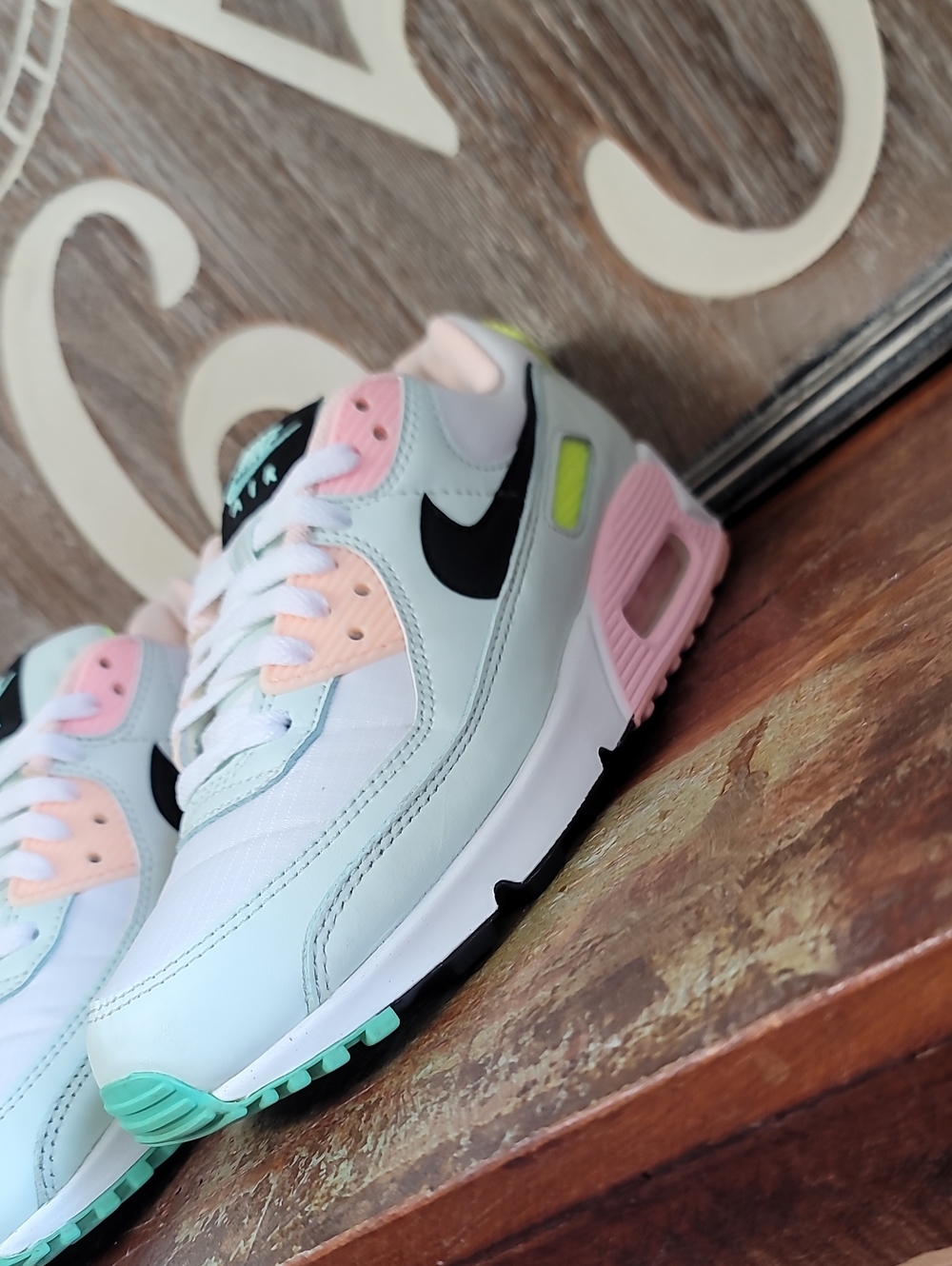 🔥🔥 Nike Wmns Air Max 90 'Easter' Wmns 8 Good/like New. Fast Shipping - Picture 6 of 16